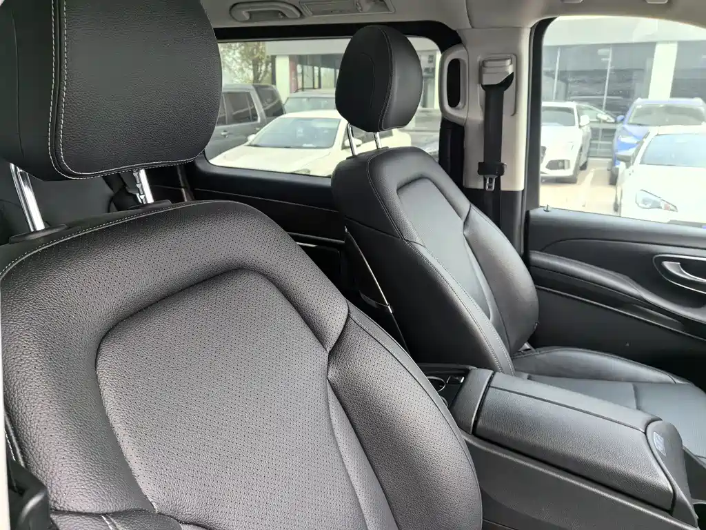 Mercedes-Benz Mercedes-Benz V-Class 2021 V 260 L Long Wheelbase Premium Edition 2022 - thumbnail 25