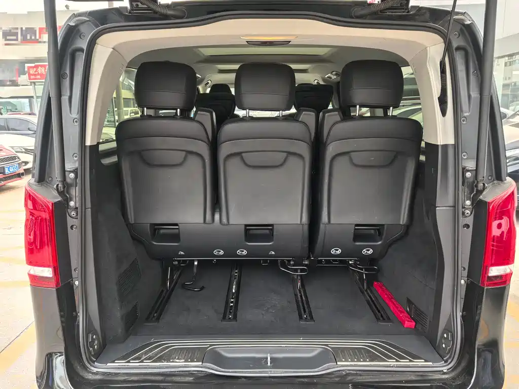 Mercedes-Benz Mercedes-Benz V-Class 2021 V 260 L Long Wheelbase Premium Edition 2022 - thumbnail 26