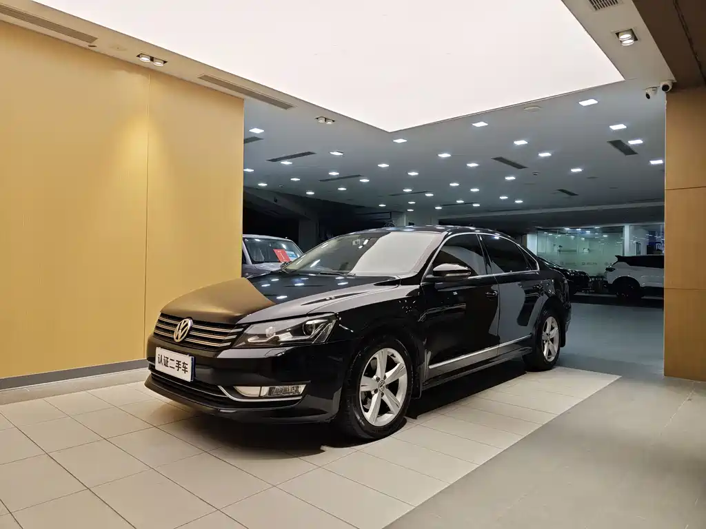 Volkswagen Passat 2015 1.8TSI DSG Luxury Edition 2016