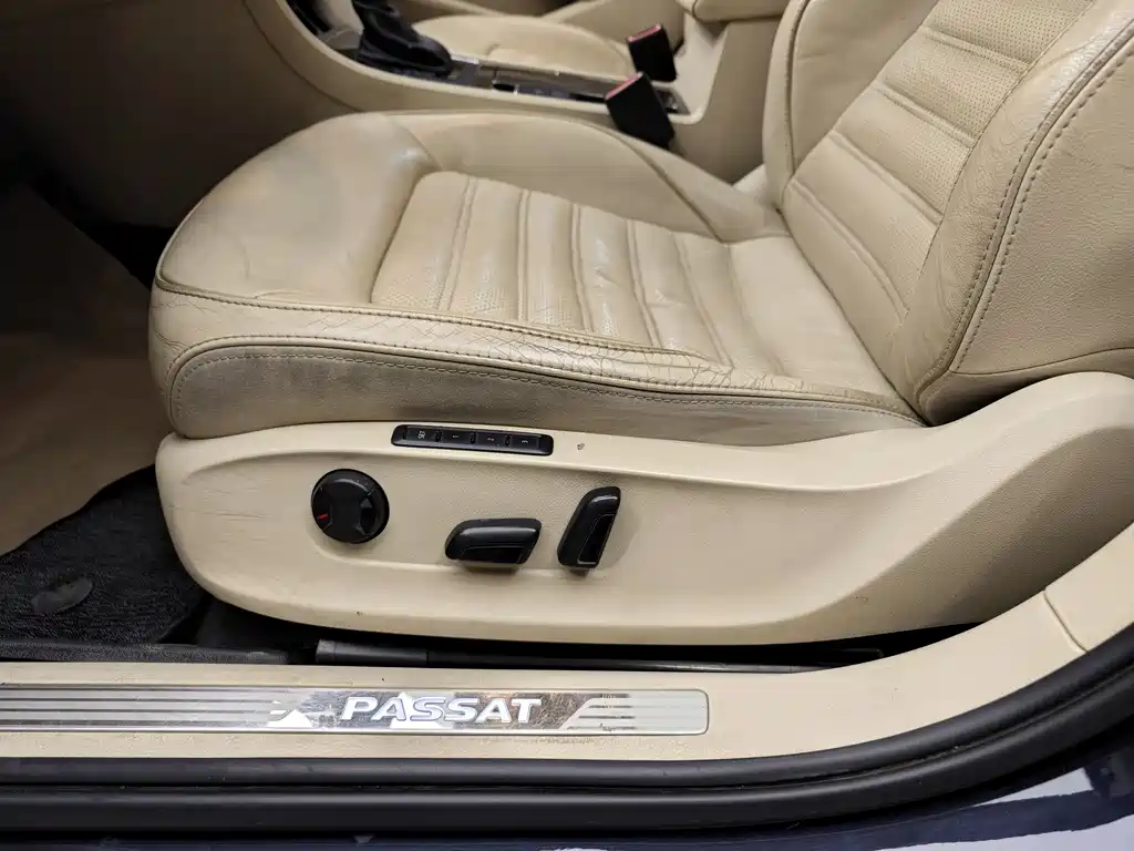 Volkswagen Passat 2015 1.8TSI DSG Luxury Edition 2016 - thumbnail 10
