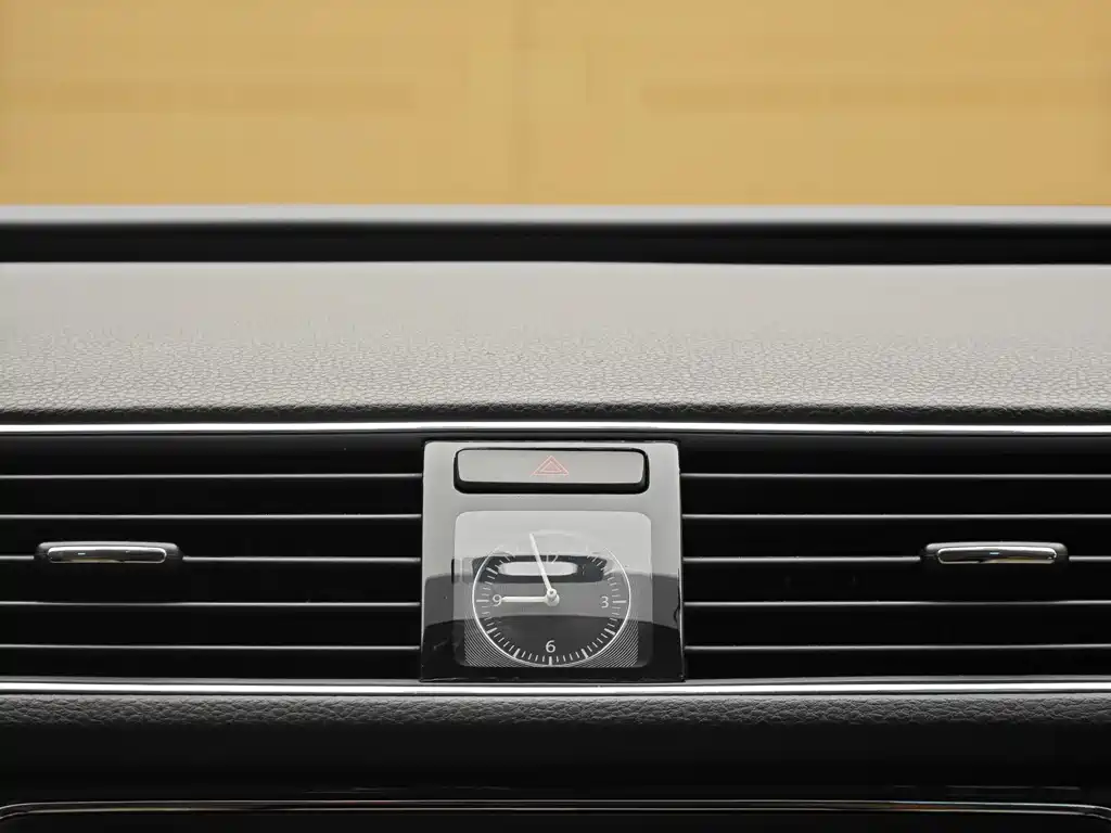 Volkswagen Passat 2015 1.8TSI DSG Luxury Edition 2016 - thumbnail 15