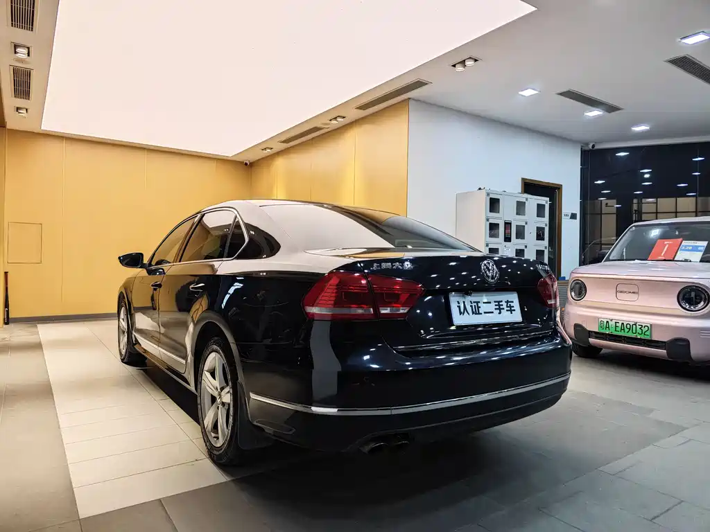 Volkswagen Passat 2015 1.8TSI DSG Luxury Edition 2016 - thumbnail 26