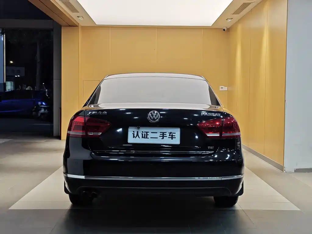 Volkswagen Passat 2015 1.8TSI DSG Luxury Edition 2016 - thumbnail 29