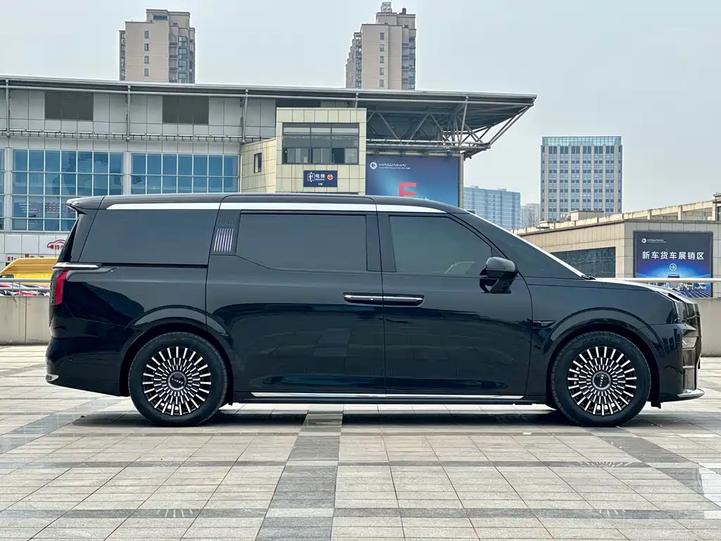 Zeekr Zeekr 009 2024 Six-Seat Executive Version AWD 108kWh 2025 - thumbnail 9