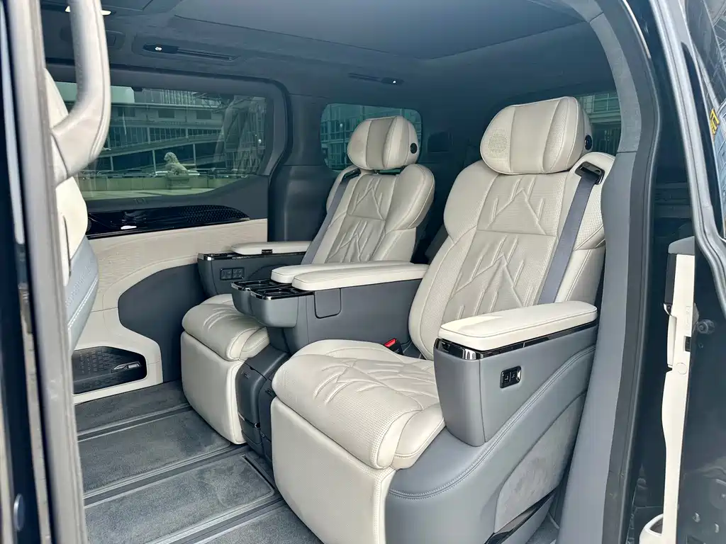 Zeekr Zeekr 009 2024 Six-Seat Executive Version AWD 108kWh 2025 - thumbnail 14