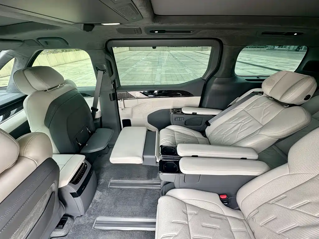 Zeekr Zeekr 009 2024 Six-Seat Executive Version AWD 108kWh 2025 - thumbnail 15