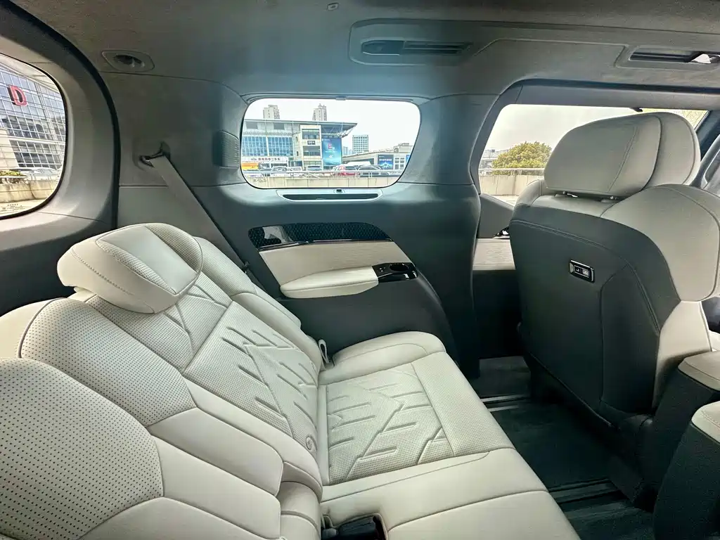 Zeekr Zeekr 009 2024 Six-Seat Executive Version AWD 108kWh 2025 - thumbnail 20