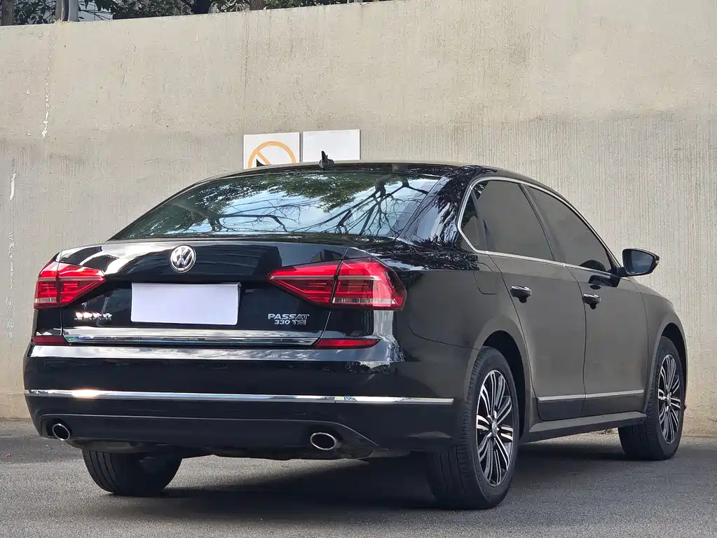 Volkswagen Volkswagen Passat 2017 330TSI DSG Luxury Edition 2017 - thumbnail 4