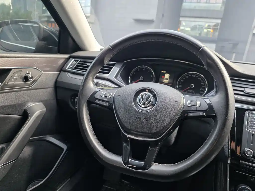 Volkswagen Volkswagen Passat 2017 330TSI DSG Luxury Edition 2017 - thumbnail 16
