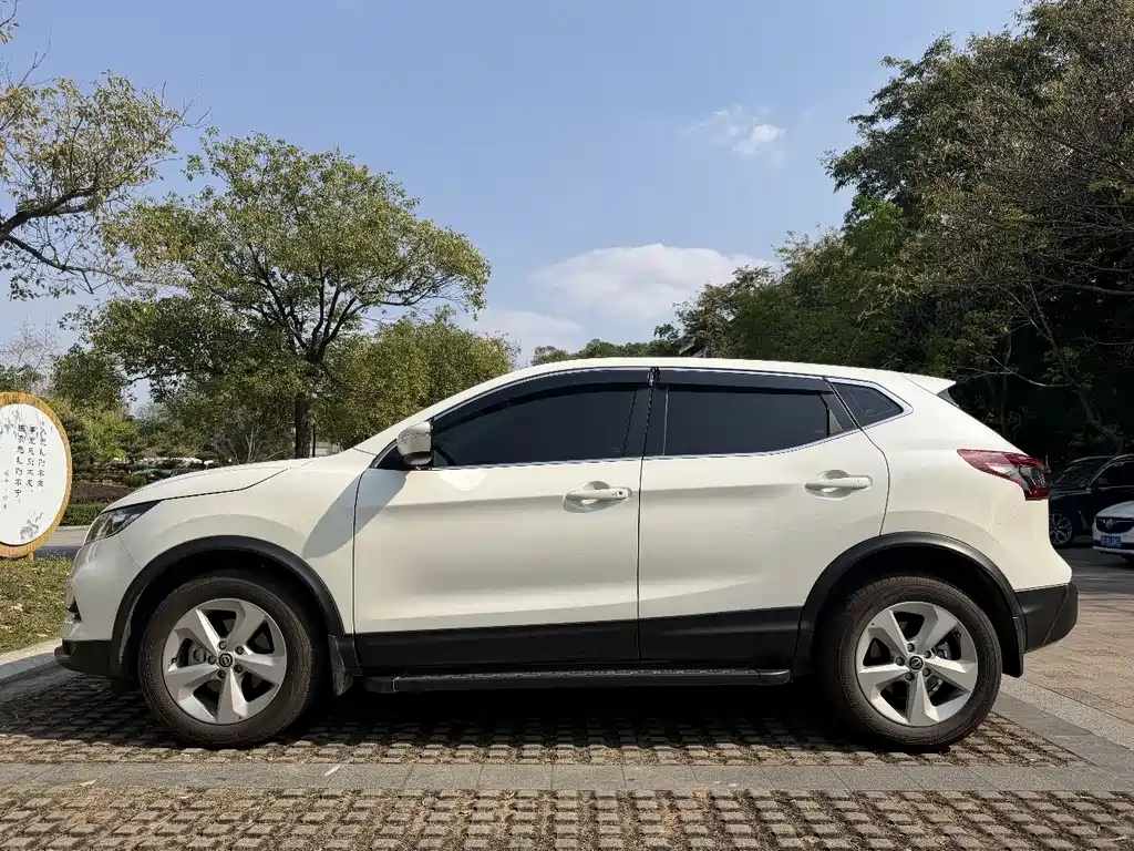 Nissan Nissan Qashqai 2023 Classic 2.0L CVT XV Comfort Edition 2024 - thumbnail 4