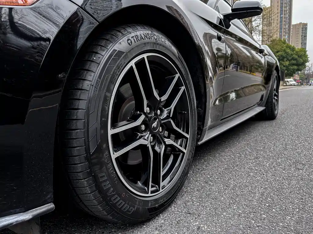 Ford Mustang 2020 2.3L EcoBoost 2022 - thumbnail 13