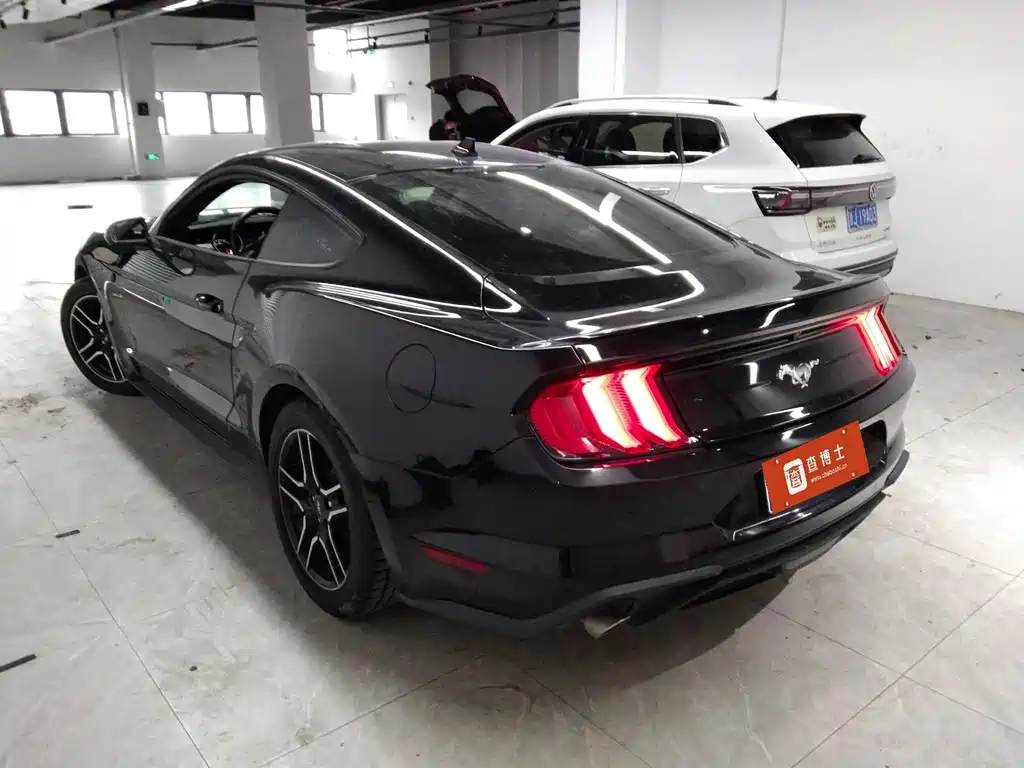 Ford Mustang 2020 2.3L EcoBoost 2022 - thumbnail 18