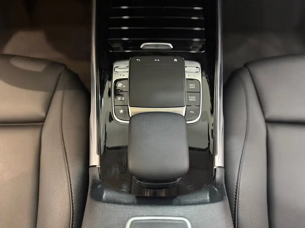 Mercedes-Benz Mercedes-Benz GLB 2020 GLB 200 Dynamic 2020 - thumbnail 17