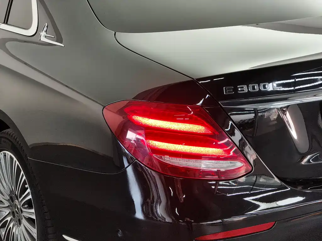 Mercedes-Benz Mercedes-Benz E-Class 2020 Facelift E 300 L Fashion Edition 2020 - thumbnail 16