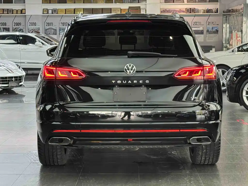 Volkswagen Volkswagen Touareg 2022 3.0TSI R-Line 20th Anniversary Special Edition 2023 - thumbnail 5