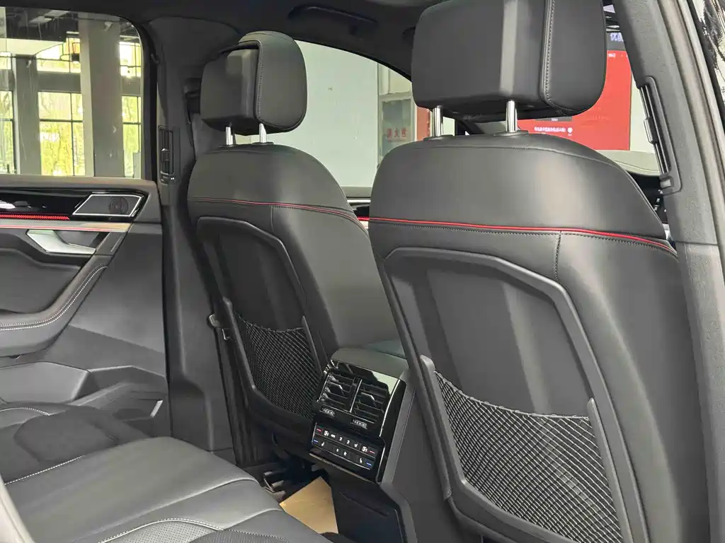 Volkswagen Volkswagen Touareg 2022 3.0TSI R-Line 20th Anniversary Special Edition 2023 - thumbnail 18