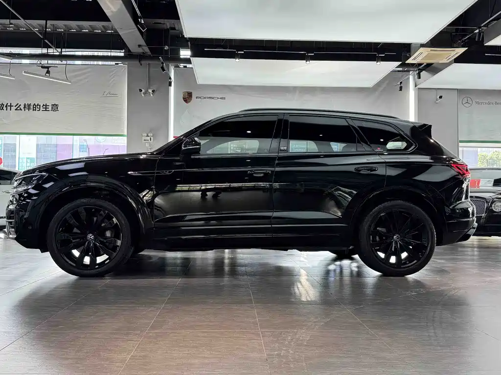 Volkswagen Volkswagen Touareg 2022 3.0TSI R-Line 20th Anniversary Special Edition 2023 - thumbnail 20