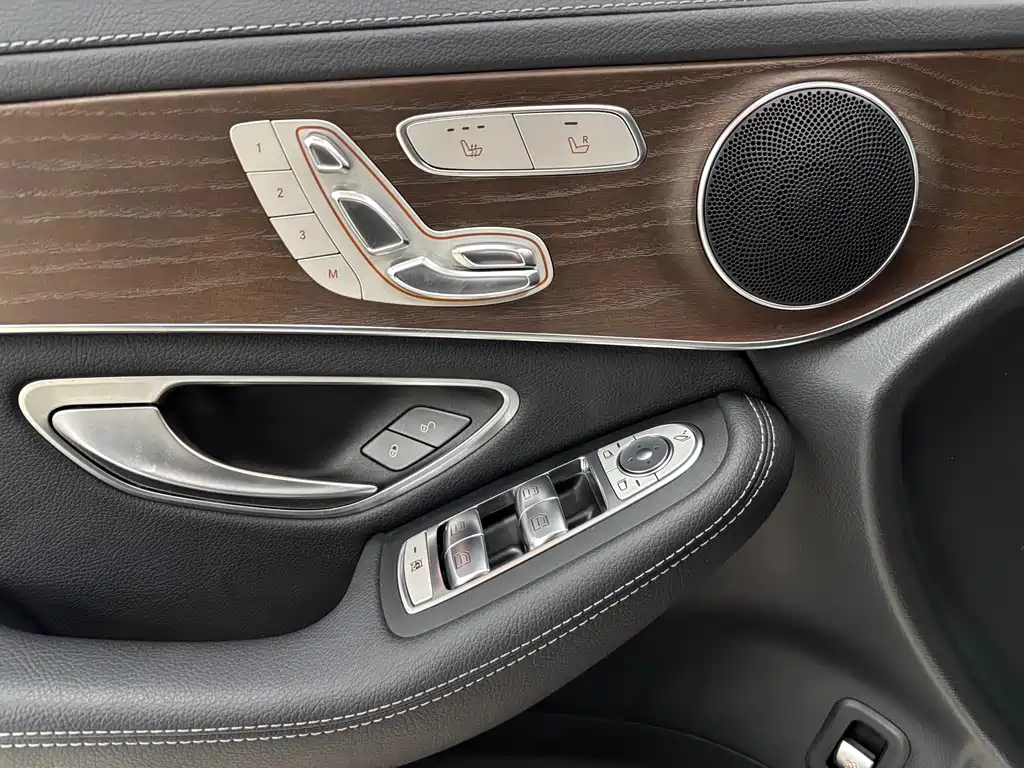 Mercedes-Benz Mercedes-Benz GLC 2022 Facelift GLC 260 L 4MATIC Luxury 2022 - thumbnail 5