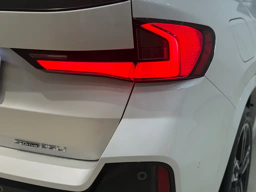 BMW BMW X1 2023 sDrive25Li M Sport Package 2023 - thumbnail 9
