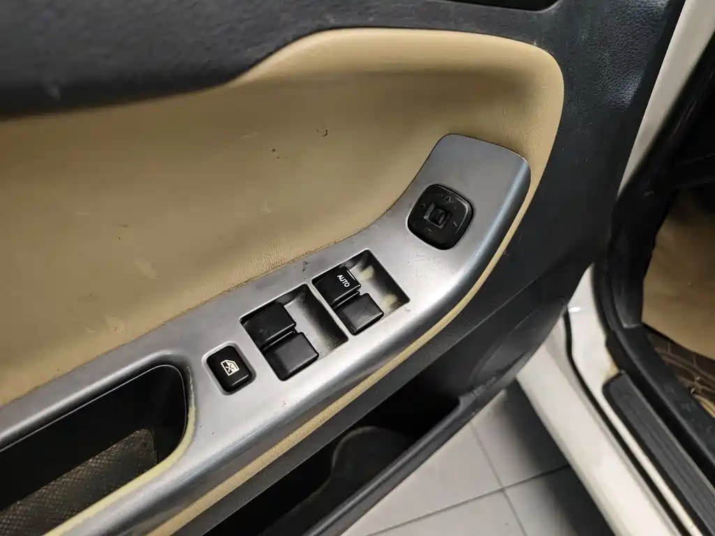 Haima Familia 2014 M5 1.6L Manual Fashion Edition 2015 - thumbnail 9