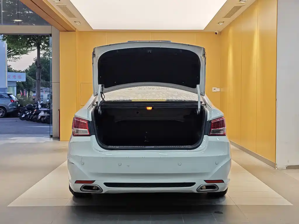 Haima Familia 2014 M5 1.6L Manual Fashion Edition 2015 - thumbnail 26