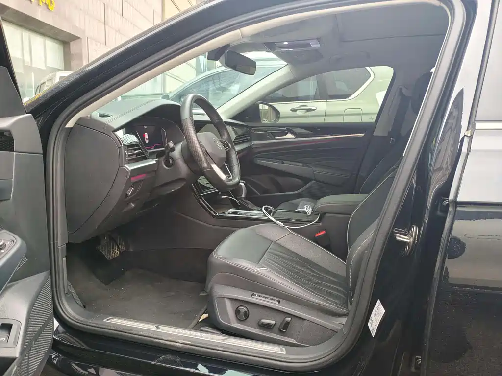 Volkswagen Volkswagen Passat 2023 330TSI Luxury Edition 2023 - thumbnail 5