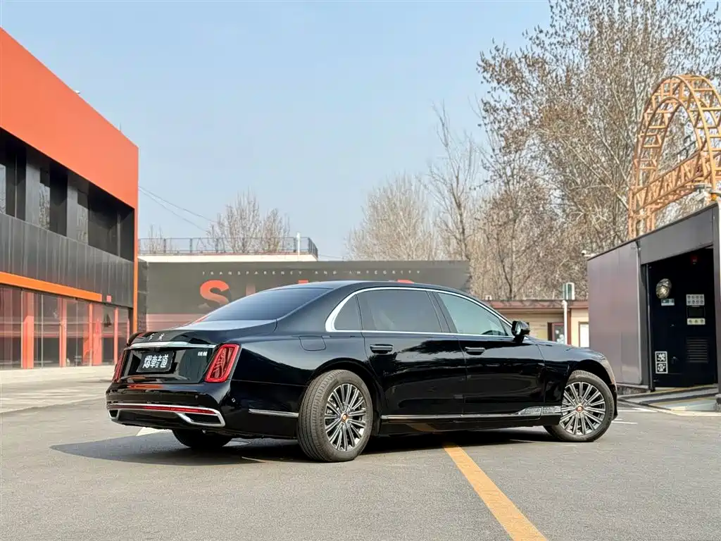Hongqi Hongqi Jin Kui Hua Guo Ya 2024 3.0T V6 2025 - thumbnail 3