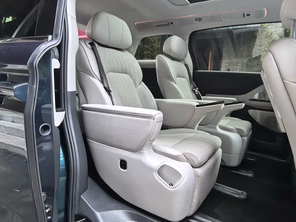 Lantu Automobile Lantu Dreamer 2025 PHEV AWD Flagship Kunpeng Edition 2025 - thumbnail 7