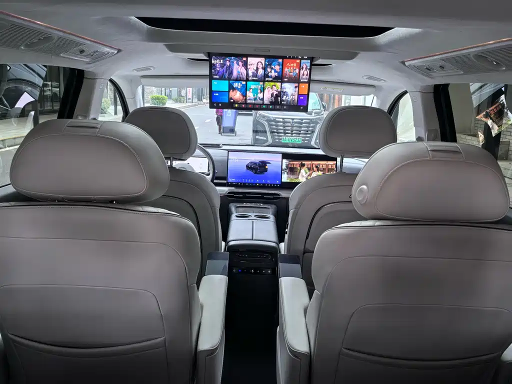 Lantu Automobile Lantu Dreamer 2025 PHEV AWD Flagship Kunpeng Edition 2025 - thumbnail 11
