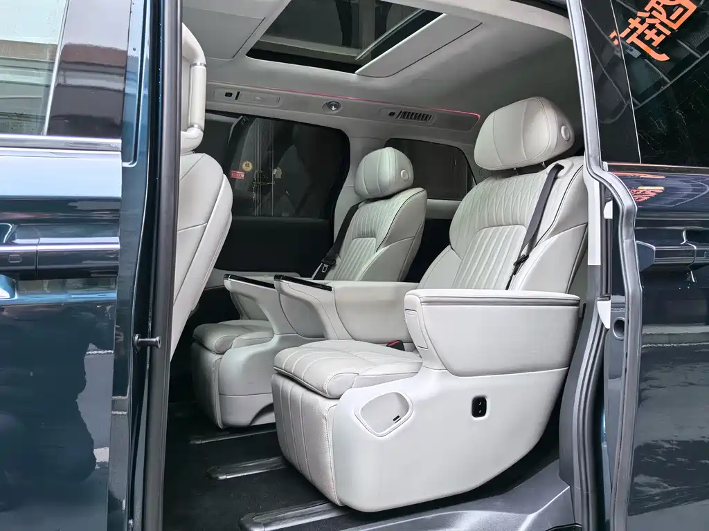 Lantu Automobile Lantu Dreamer 2025 PHEV AWD Flagship Kunpeng Edition 2025 - thumbnail 14