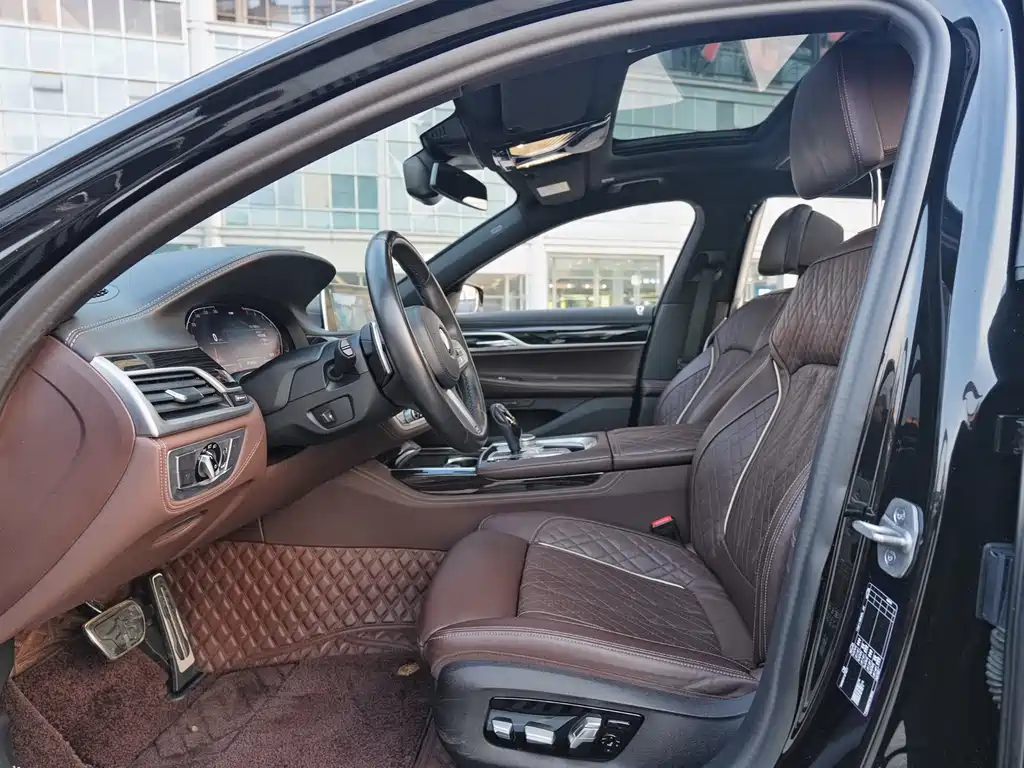 BMW BMW 7 Series 2021 740Li Leading Model M Sport Package 2022 - thumbnail 10