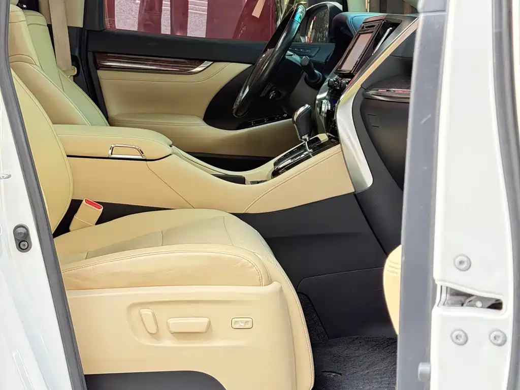 Toyota Alphard 2018 Model Year Facelift 3.5L Luxury Version 2018 - thumbnail 17