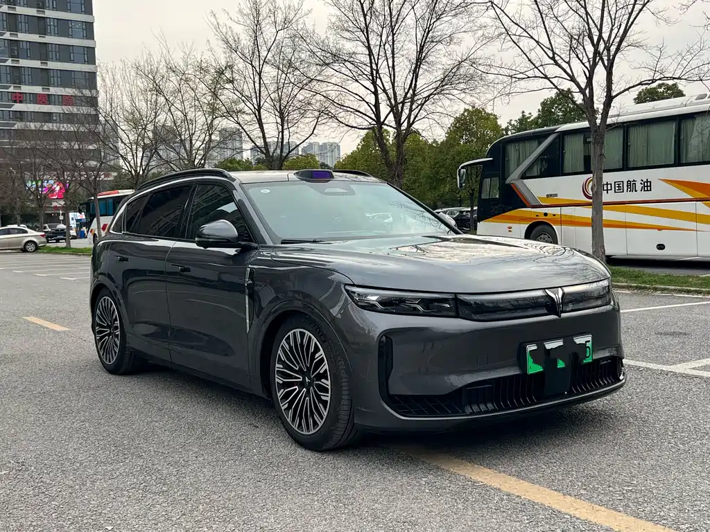 Lantu Automobile Lantu FREE 2025 FREE+ AWD Qiankun Edition 2025 - thumbnail 3