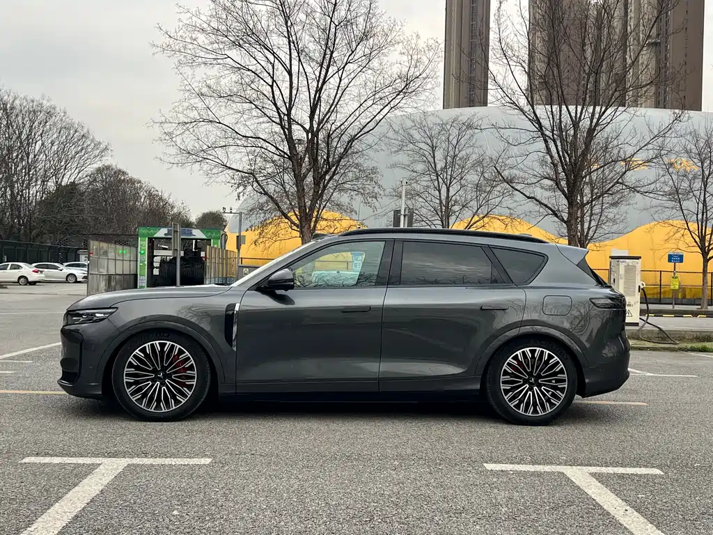 Lantu Automobile Lantu FREE 2025 FREE+ AWD Qiankun Edition 2025 - thumbnail 5