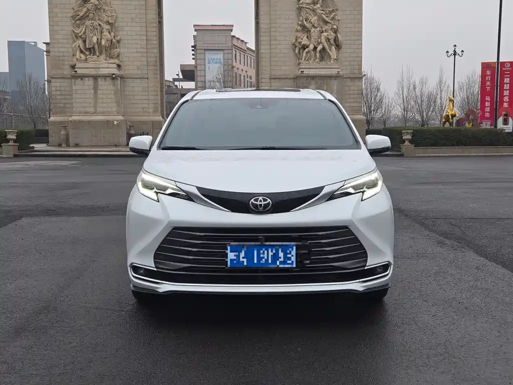 Toyota Toyota Sienna 2024 2.5L Hybrid Premium Elite Edition 2025