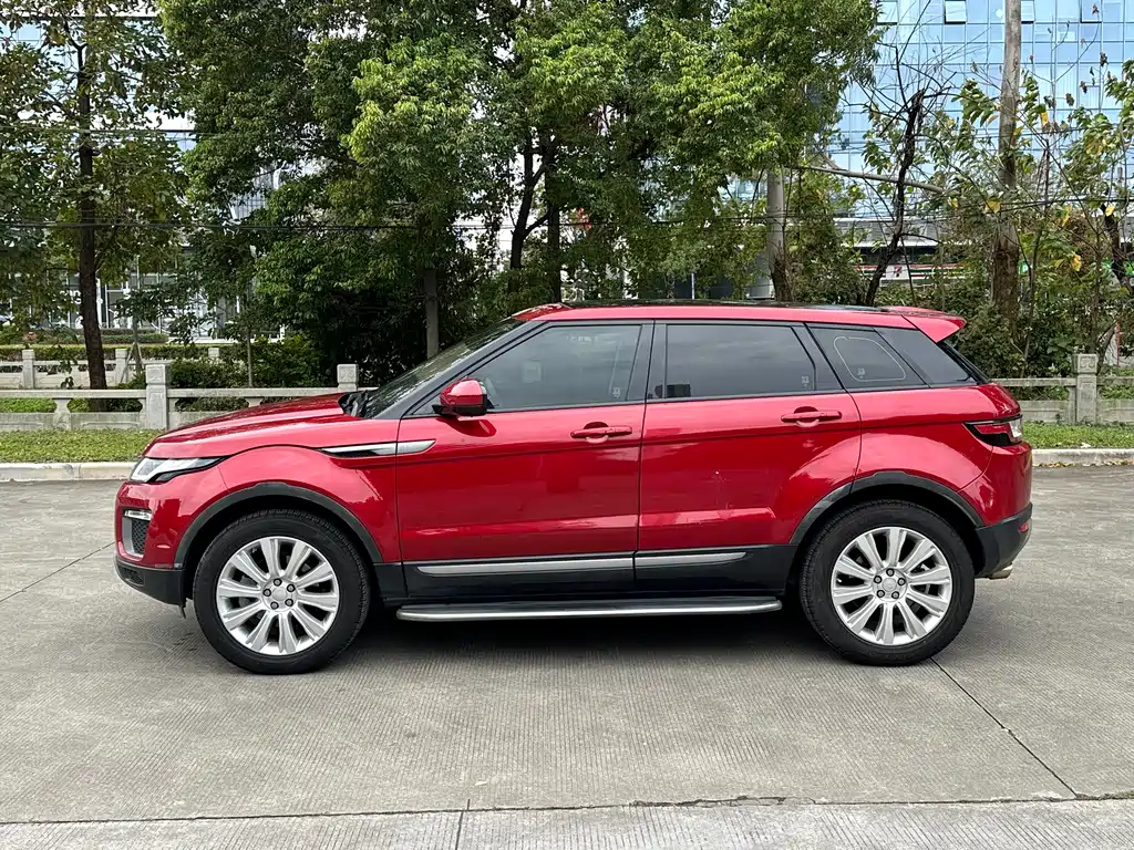 Land Rover Range Rover Evoque 2016 2.0T SE Intelligent Edition 2017 - thumbnail 3
