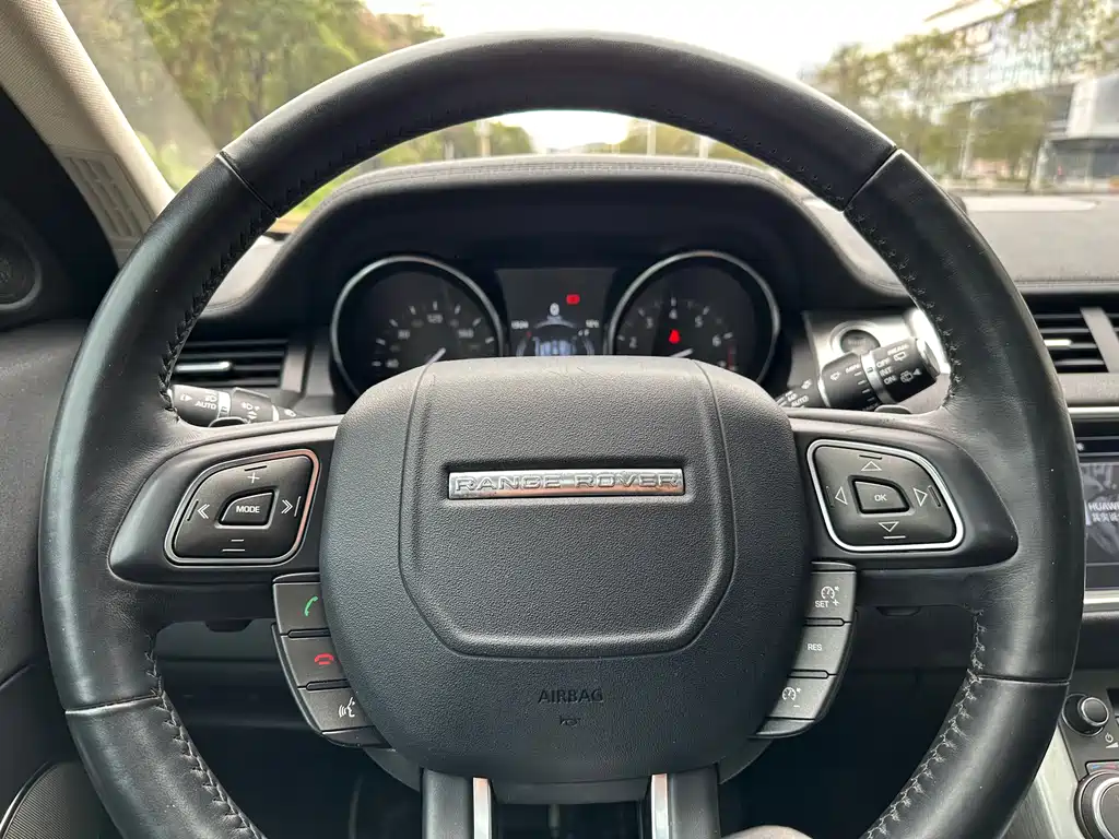 Land Rover Range Rover Evoque 2016 2.0T SE Intelligent Edition 2017 - thumbnail 10