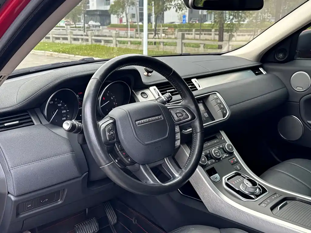 Land Rover Range Rover Evoque 2016 2.0T SE Intelligent Edition 2017 - thumbnail 19
