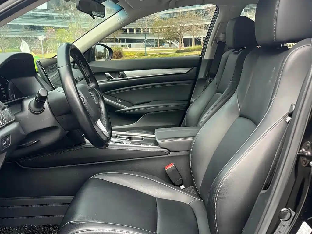 Honda Honda Accord 2022 260TURBO Luxury Edition 2023 - thumbnail 8