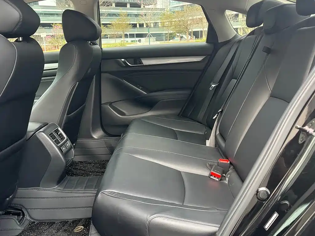 Honda Honda Accord 2022 260TURBO Luxury Edition 2023 - thumbnail 9