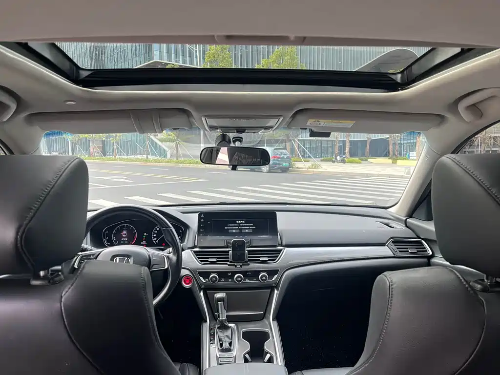 Honda Honda Accord 2022 260TURBO Luxury Edition 2023 - thumbnail 10