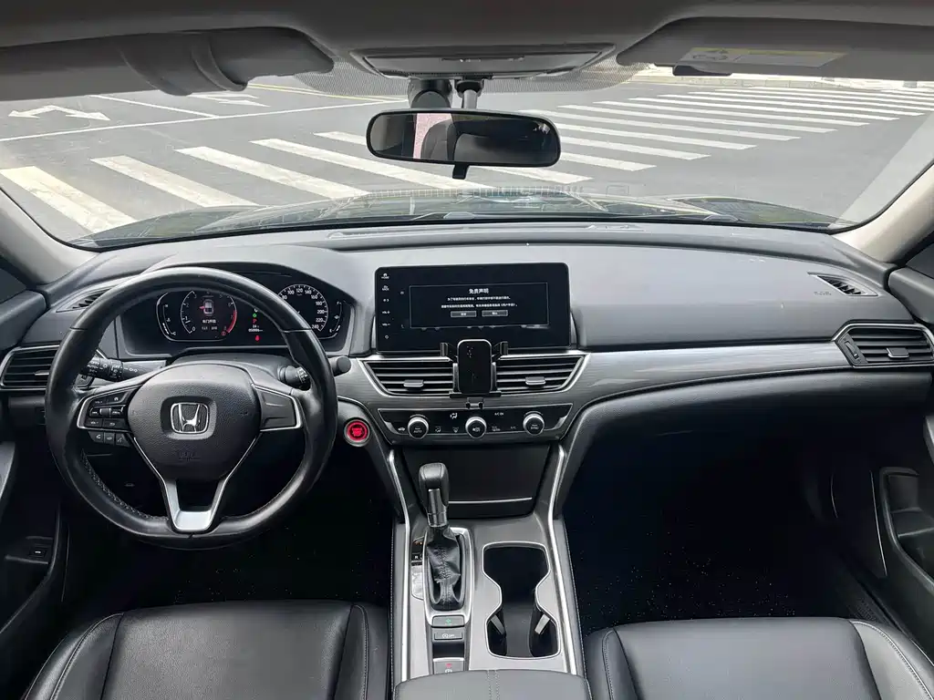 Honda Honda Accord 2022 260TURBO Luxury Edition 2023 - thumbnail 11