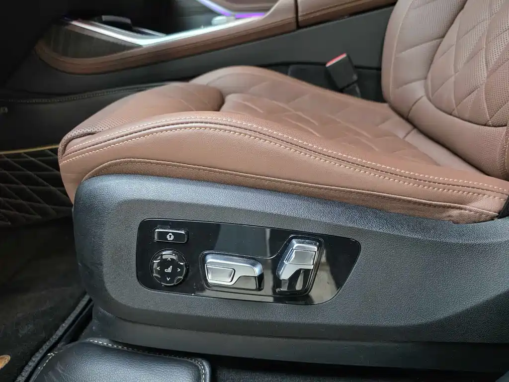 BMW BMW X7 xDrive40i Luxury Package 2024 - thumbnail 5