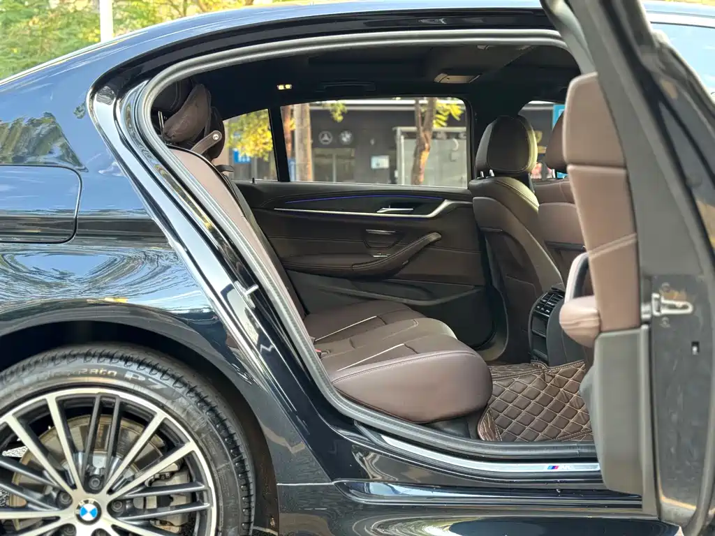 BMW BMW 5 Series 2023 530Li Leading Model M Sport Package 2023 - thumbnail 12
