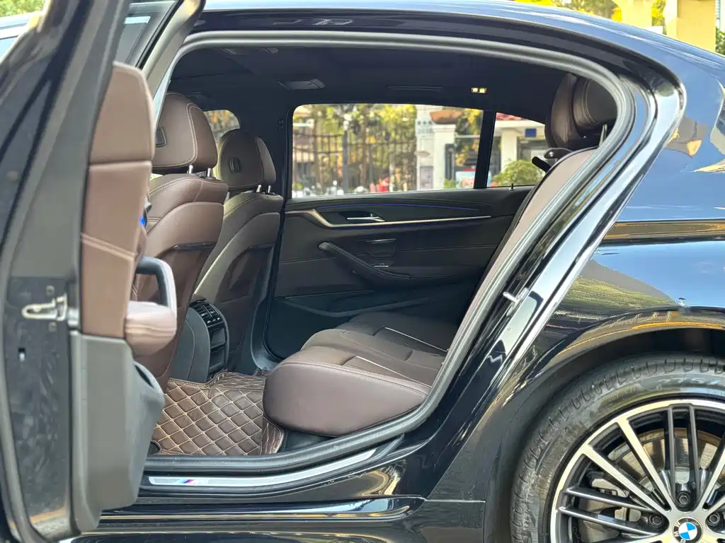 BMW BMW 5 Series 2023 530Li Leading Model M Sport Package 2023 - thumbnail 13