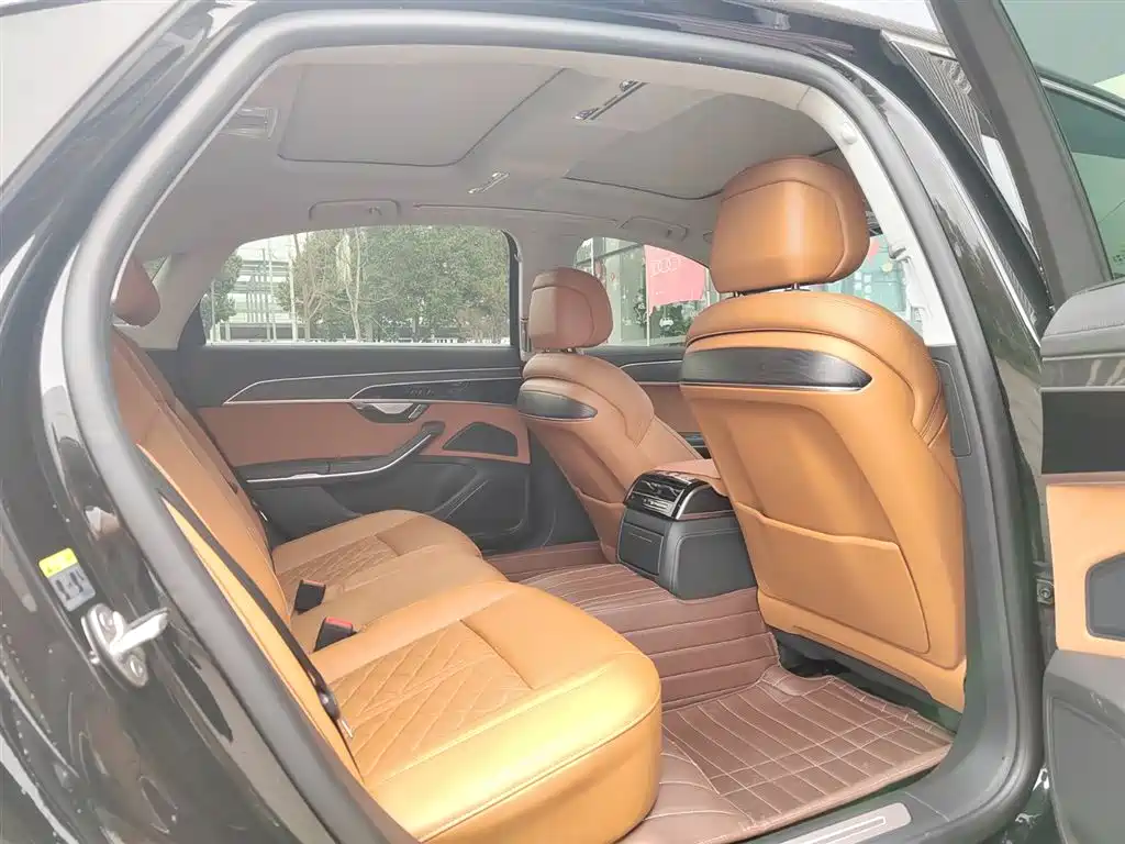 Audi Audi A8 2023 A8L 50 TFSI quattro Premium Selection 2023 - thumbnail 5