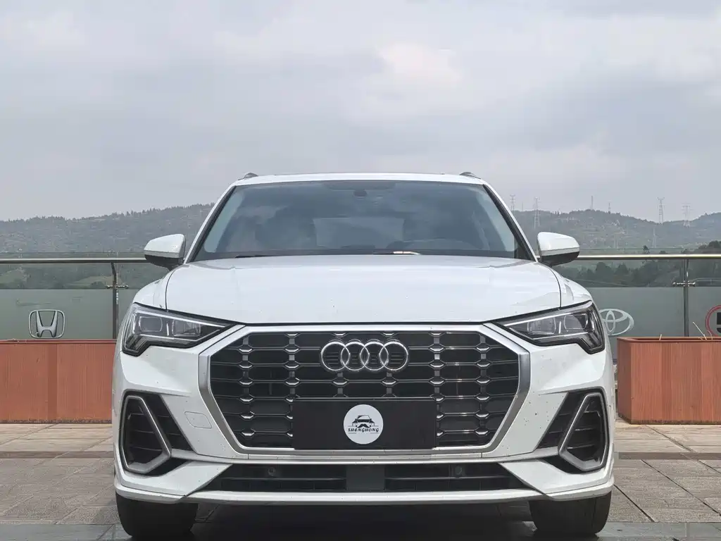 Audi Audi Q3 2020 35 TFSI Fashion Dynamic Edition 2020 - thumbnail 2