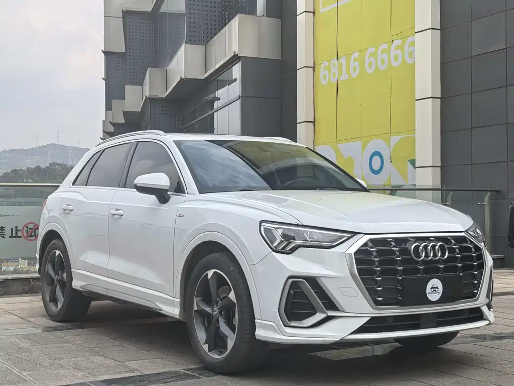 Audi Audi Q3 2020 35 TFSI Fashion Dynamic Edition 2020 - thumbnail 3