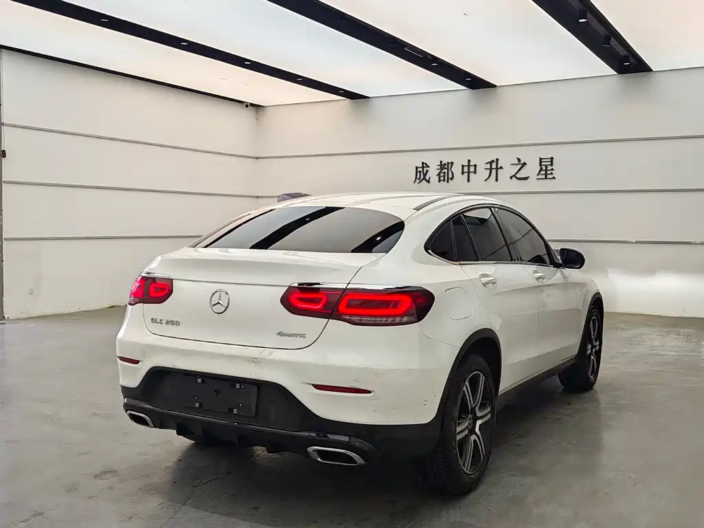 Mercedes-Benz Mercedes-Benz GLC Coupe 2022 GLC 260 4MATIC Coupé SUV 2022 - thumbnail 6