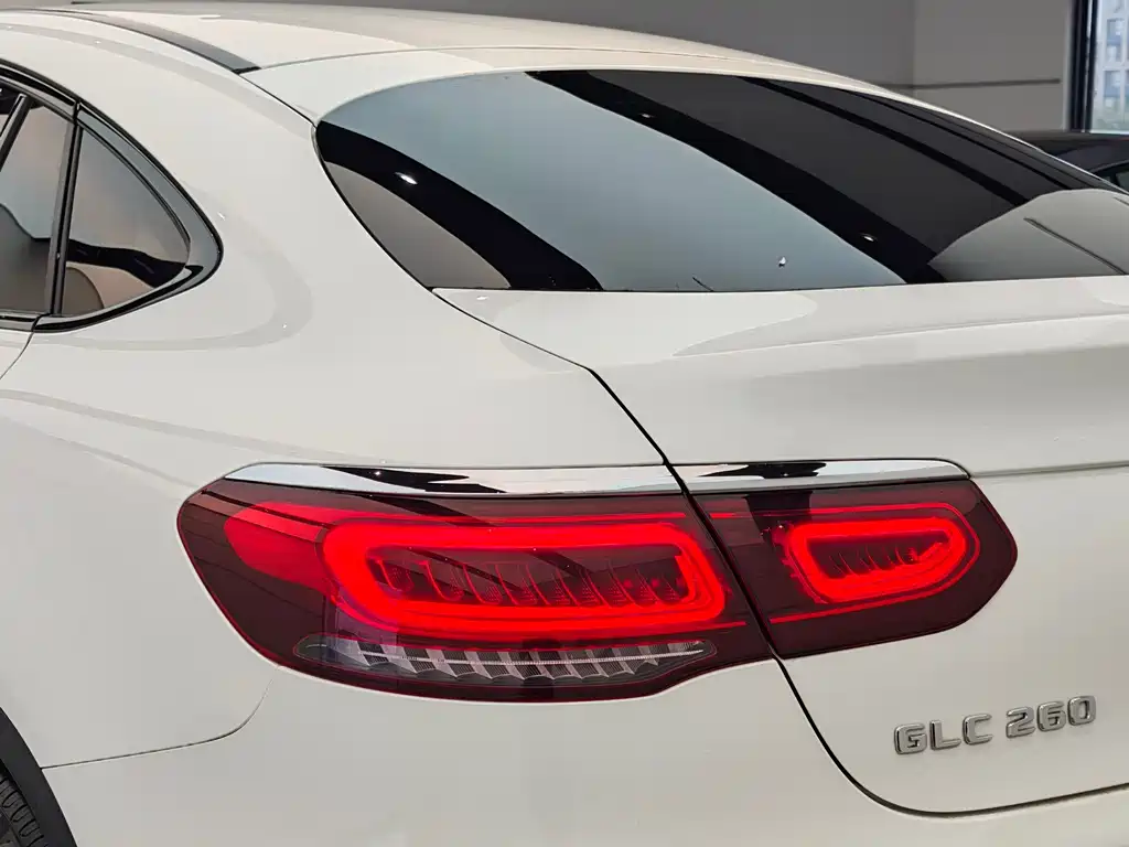 Mercedes-Benz Mercedes-Benz GLC Coupe 2022 GLC 260 4MATIC Coupé SUV 2022 - thumbnail 8